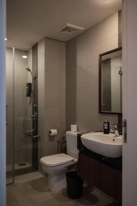 Deluxe Seaview Suite Twin Bed By The Only Bnb Tanjung Tokong Luaran gambar